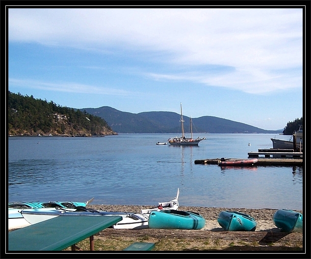 Sail Boat visitint Lieber Haven